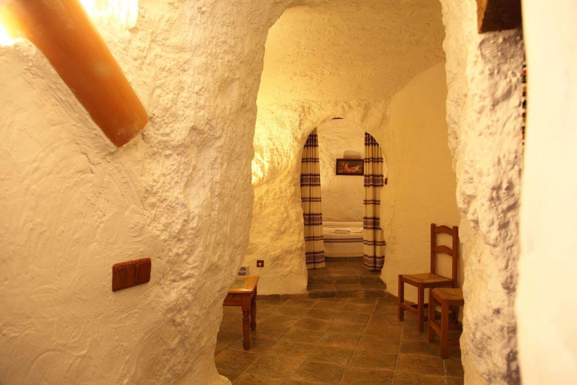 Cuevas La Atalaya Apartment *
