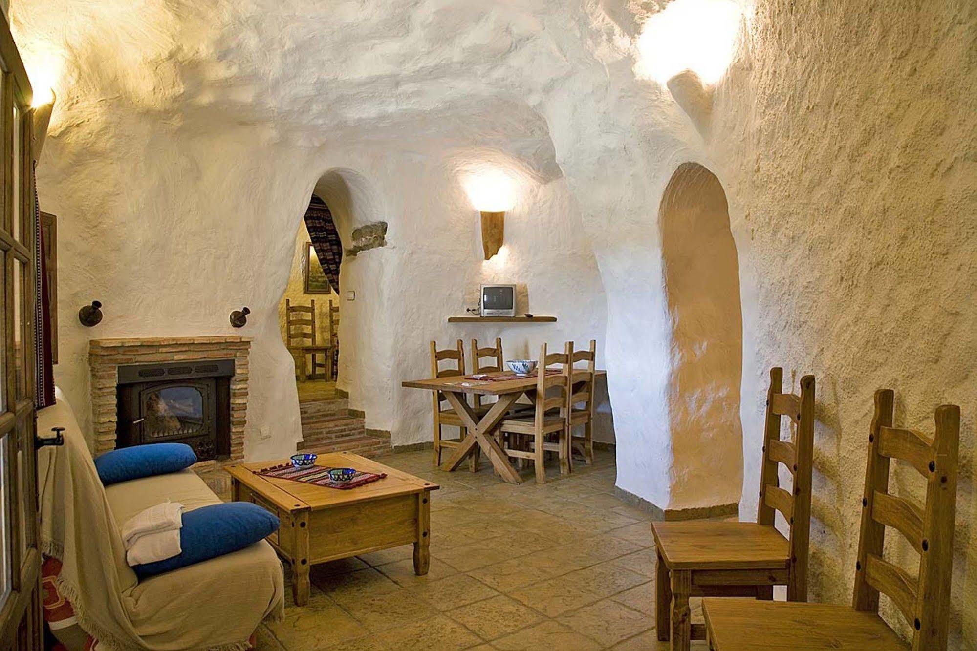 Cuevas La Atalaya